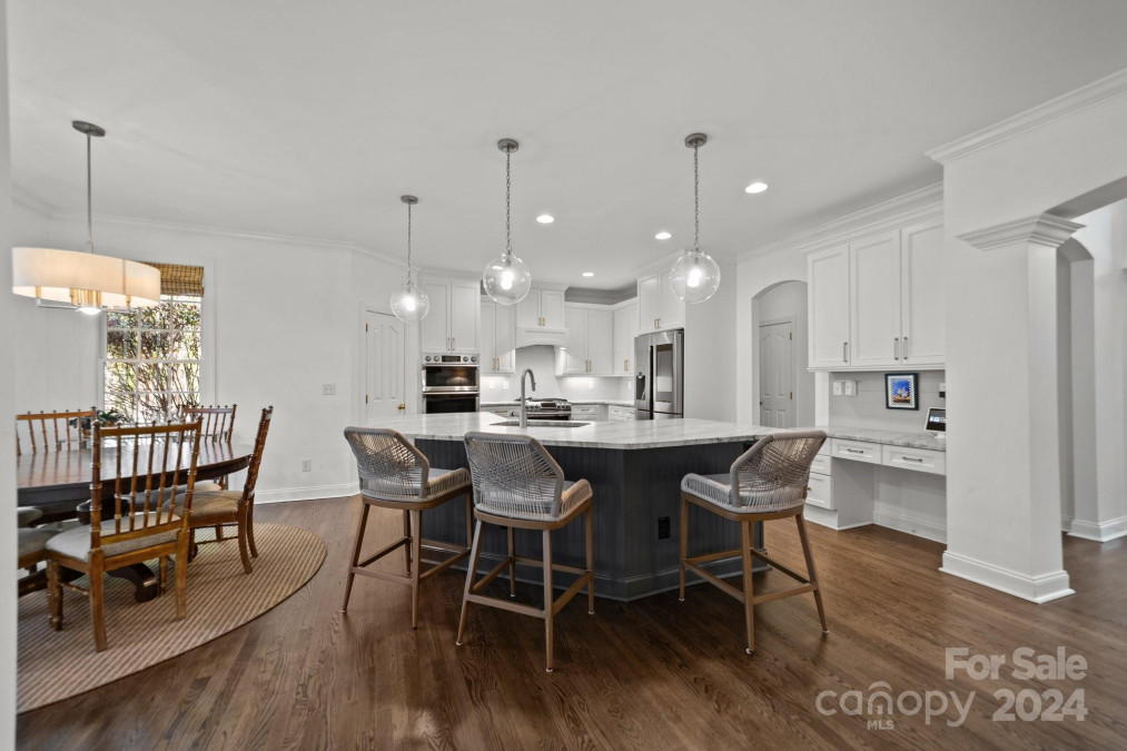 4400 Shadow Cove Ln Charlotte, NC 28216