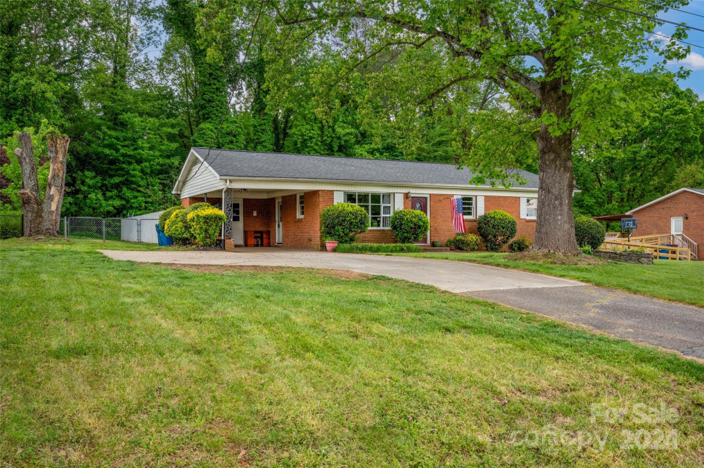2540 32nd Ave Hickory, NC 28601