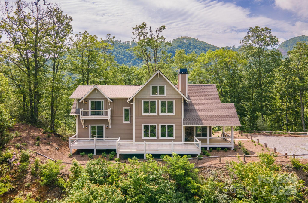 346 Birdymay Dr Tuckasegee, NC 28783