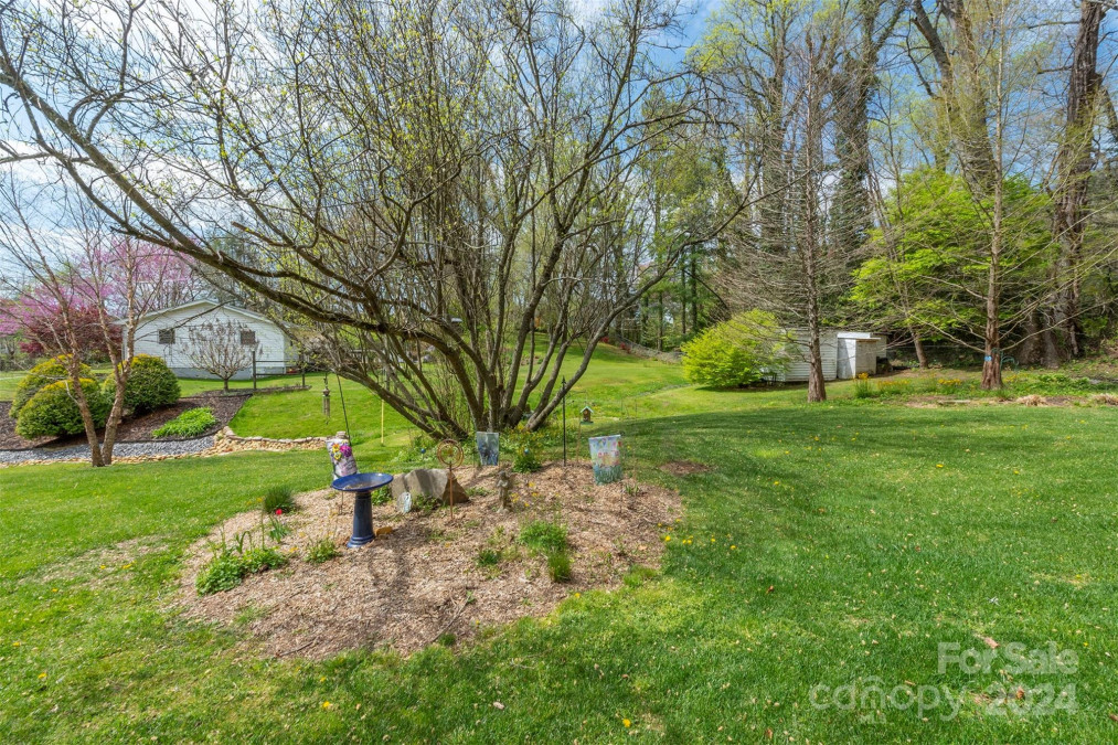 1117 Montreat Rd Black Mountain, NC 28711