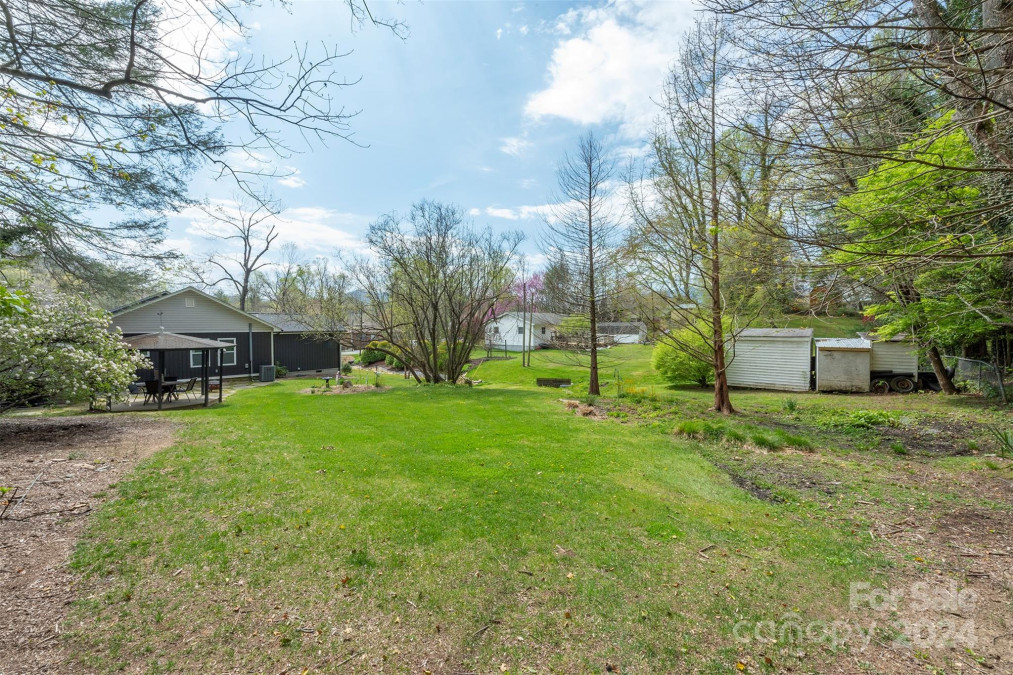 1117 Montreat Rd Black Mountain, NC 28711