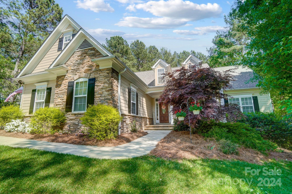 309 Silvercliff Dr Mount Holly, NC 28120