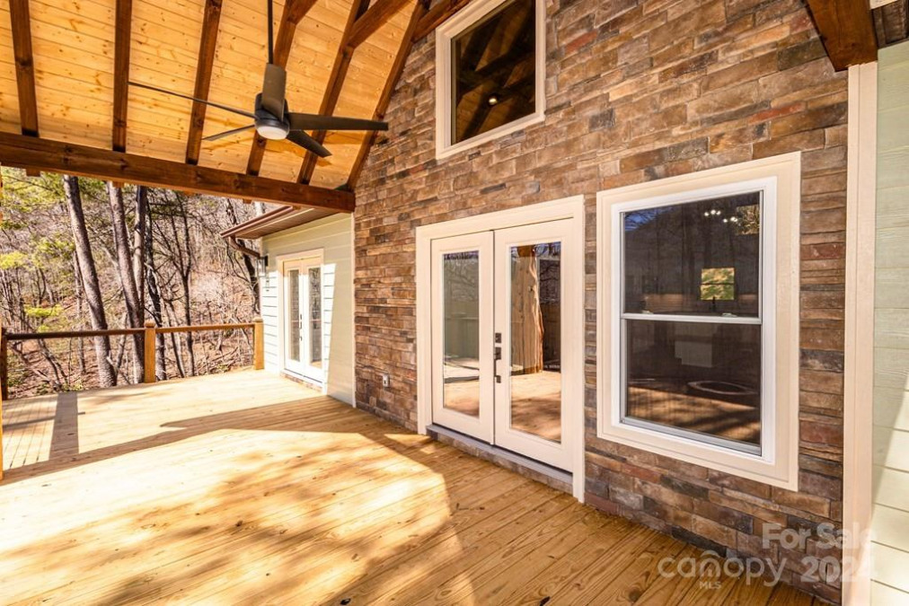 79 Old Bryson City Rd Bryson City, NC 28713