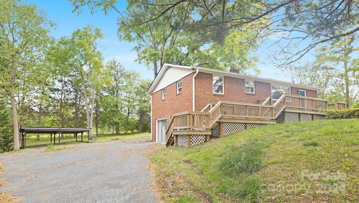 647 Fisher St Concord, NC 28027