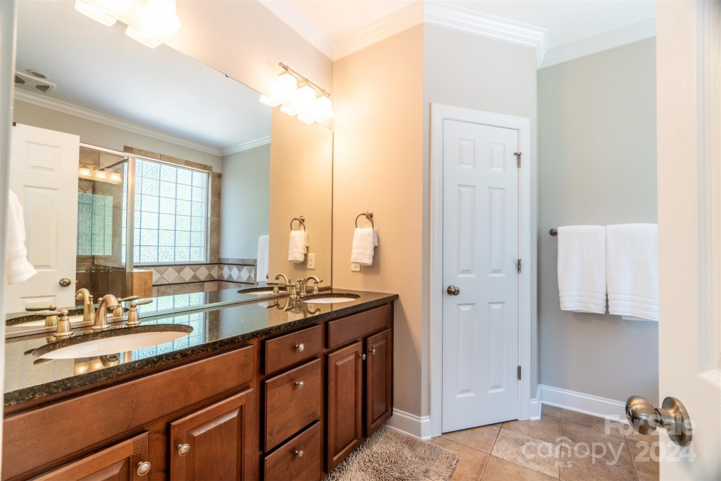 242 Aberdeen Ct New London, NC 28127