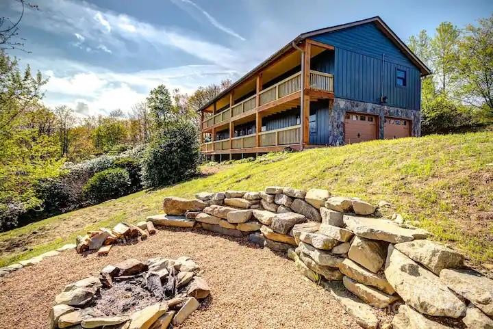 460 Meadow Ave Banner Elk, NC 28604