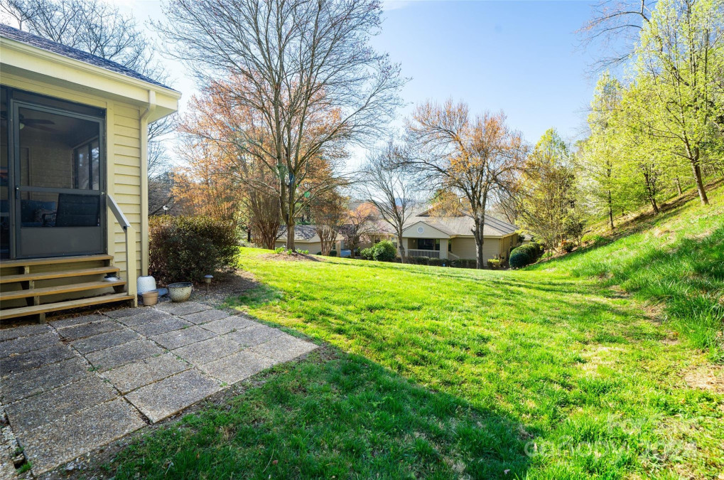 3801 Trinity Ct Asheville, NC 28805