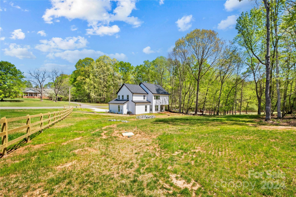 615 Hoover Rd Troutman, NC 28166