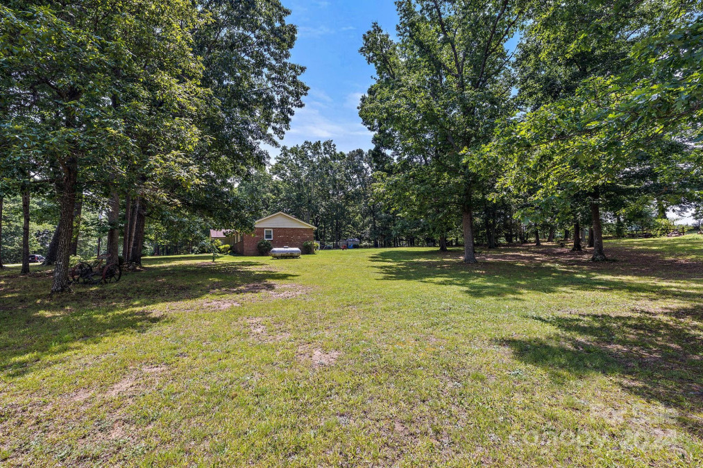 50 Camelot Ln Taylorsville, NC 28681