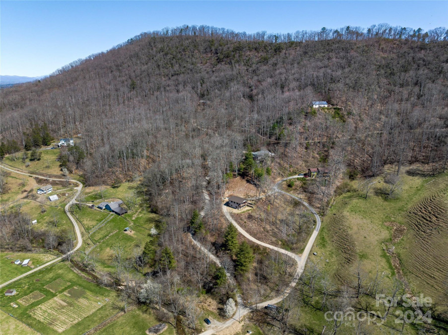 75 Coyote Springs Farm Rd Leicester, NC 28748