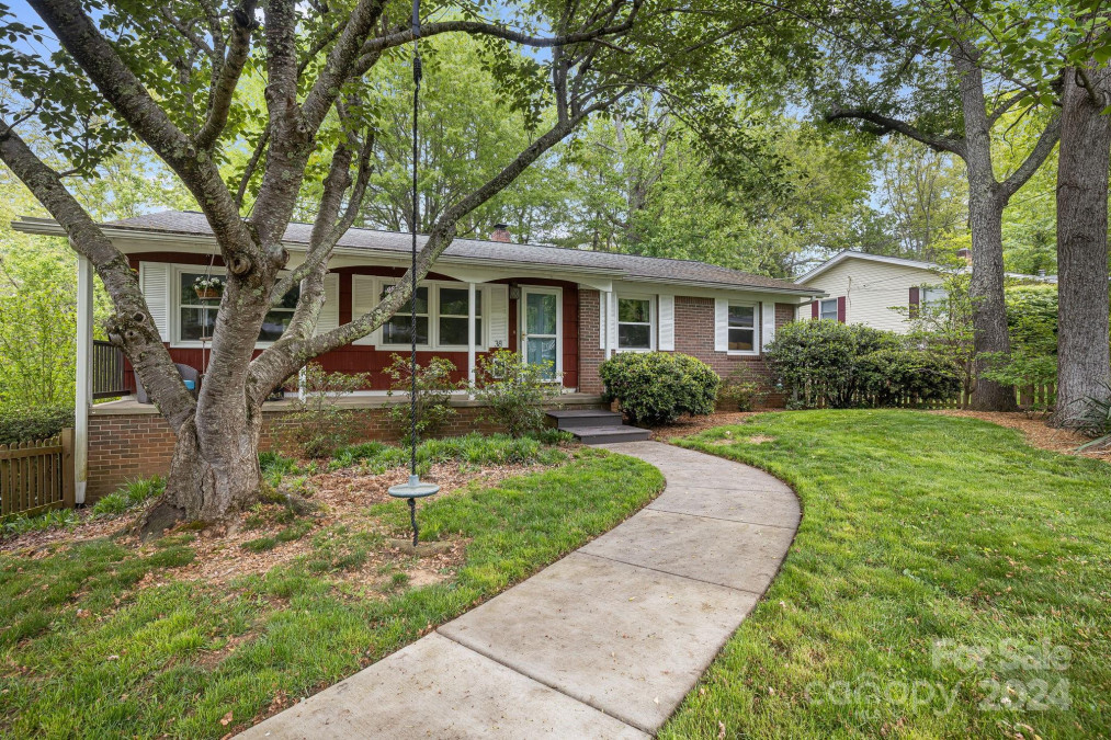 38 Imperial Ct Asheville, NC 28803