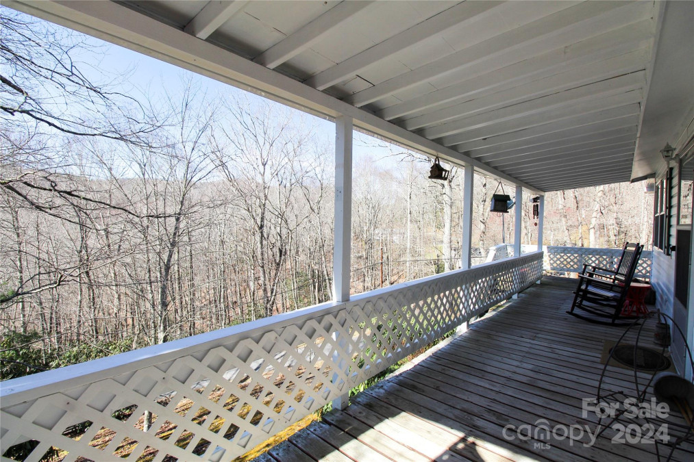 400 Old Chestnut Mountain Rd Newland, NC 28657