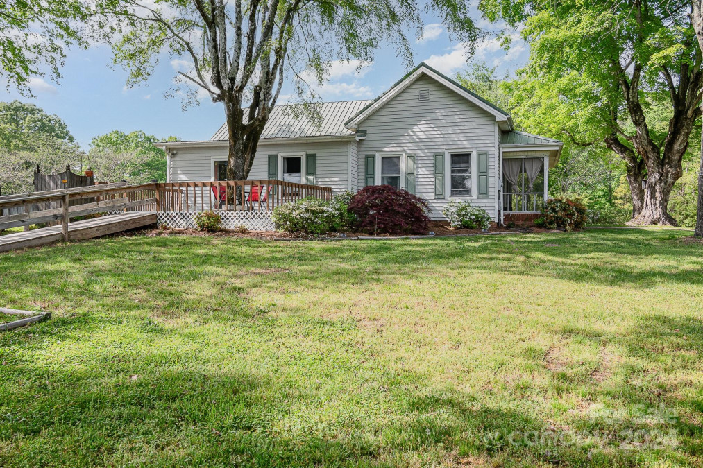 671 Nc 150 Hw Lexington, NC 27295