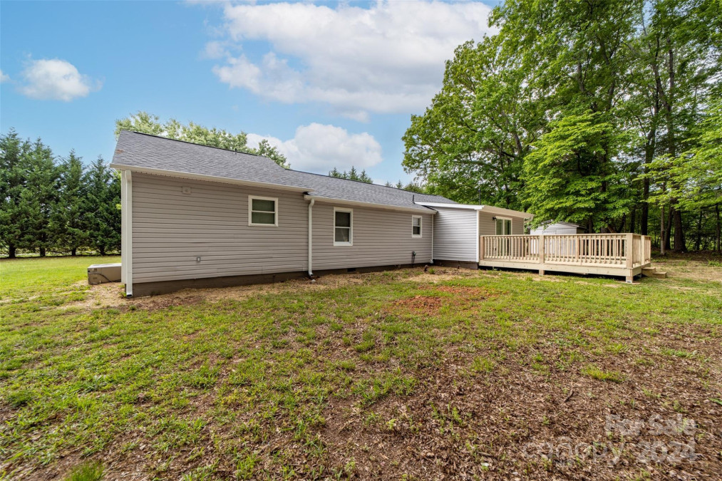 2536 Old Nc 27 Hw Mount Holly, NC 28120