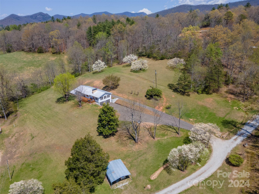 198 Welcome Ln Otto, NC 28786