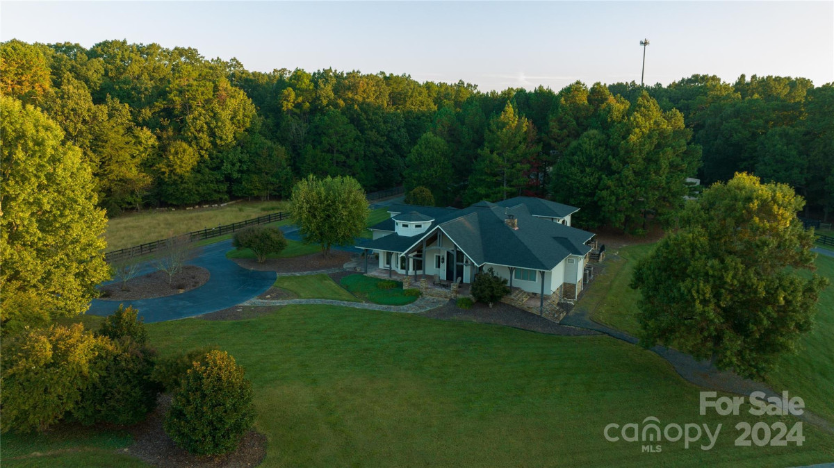 198 Bridle Hill Ln Kings Mountain, NC 28086