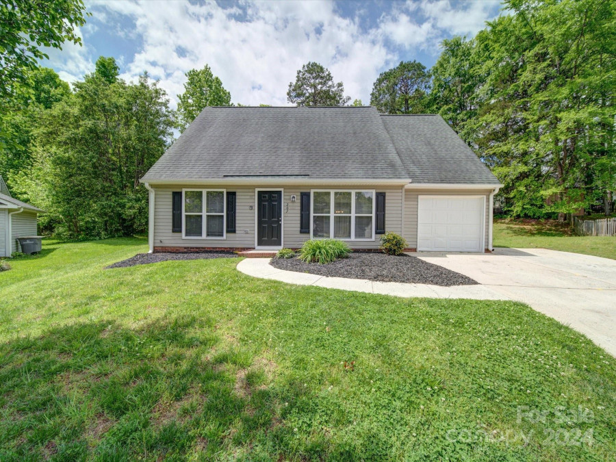 207 Forest Pond Rd Kannapolis, NC 28083