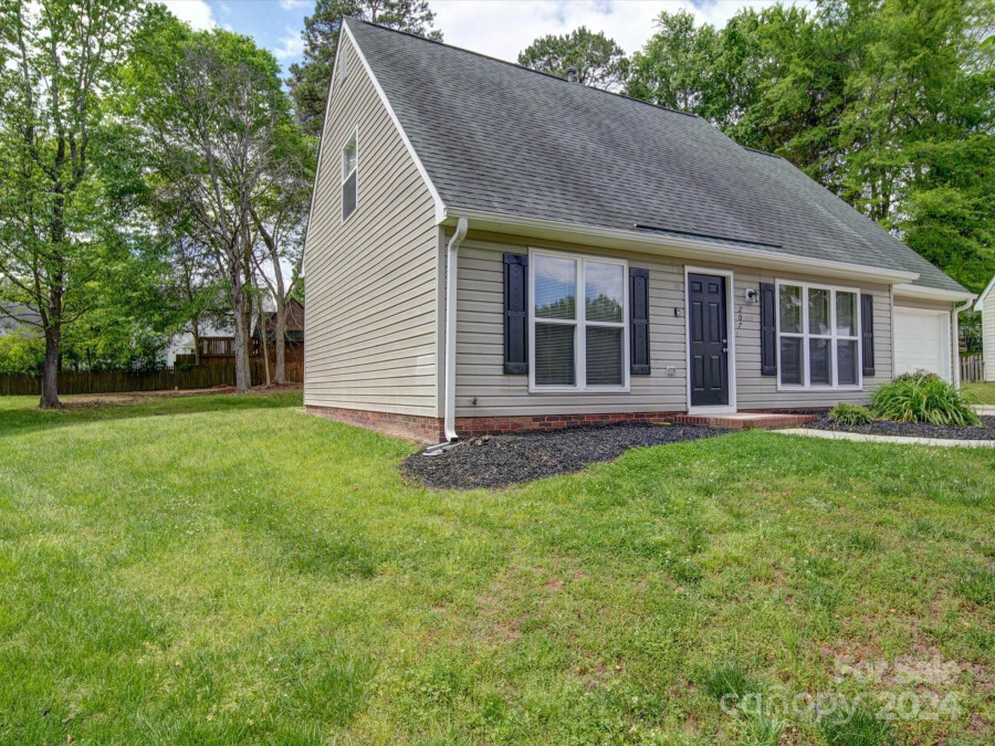 207 Forest Pond Rd Kannapolis, NC 28083
