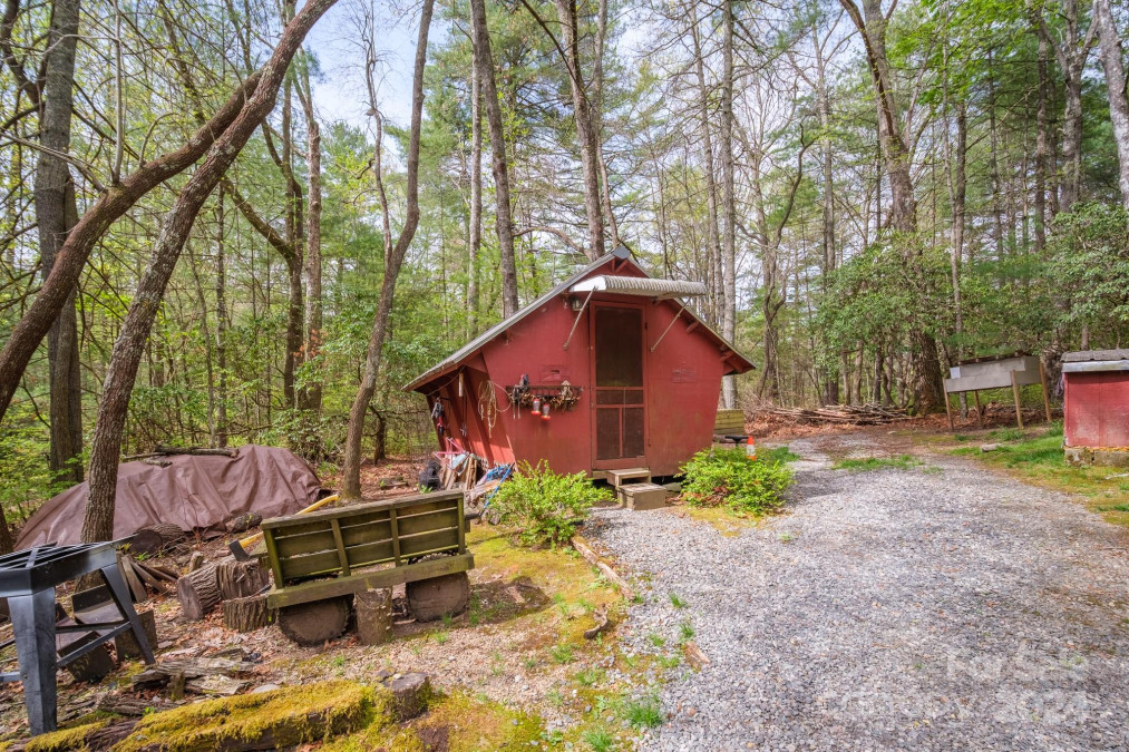 67 Pine Rd Rosman, NC 28772