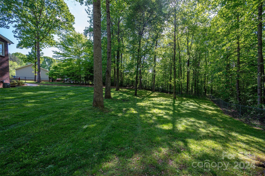 6744 Lowesville Ln Stanley, NC 28164