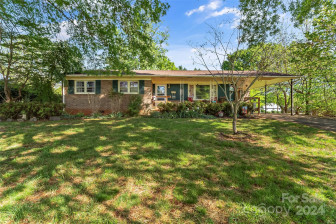 209 Stacy St Morganton, NC 28655