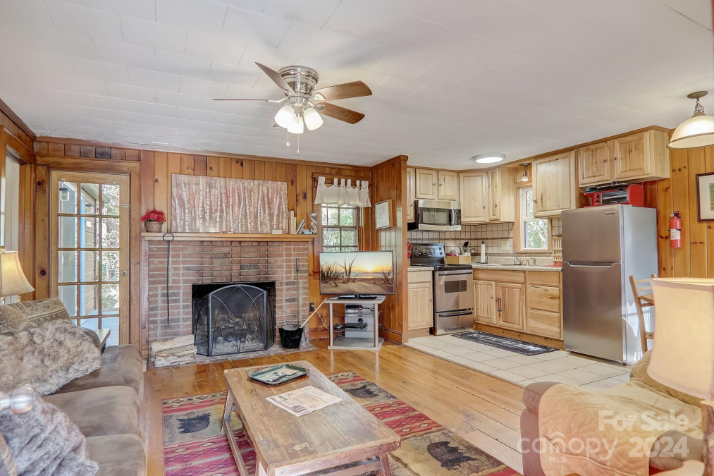 290 Twinbrook Ln Maggie Valley, NC 28751