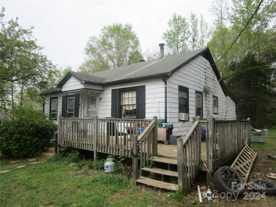 102 Marsh St Wingate, NC 28174