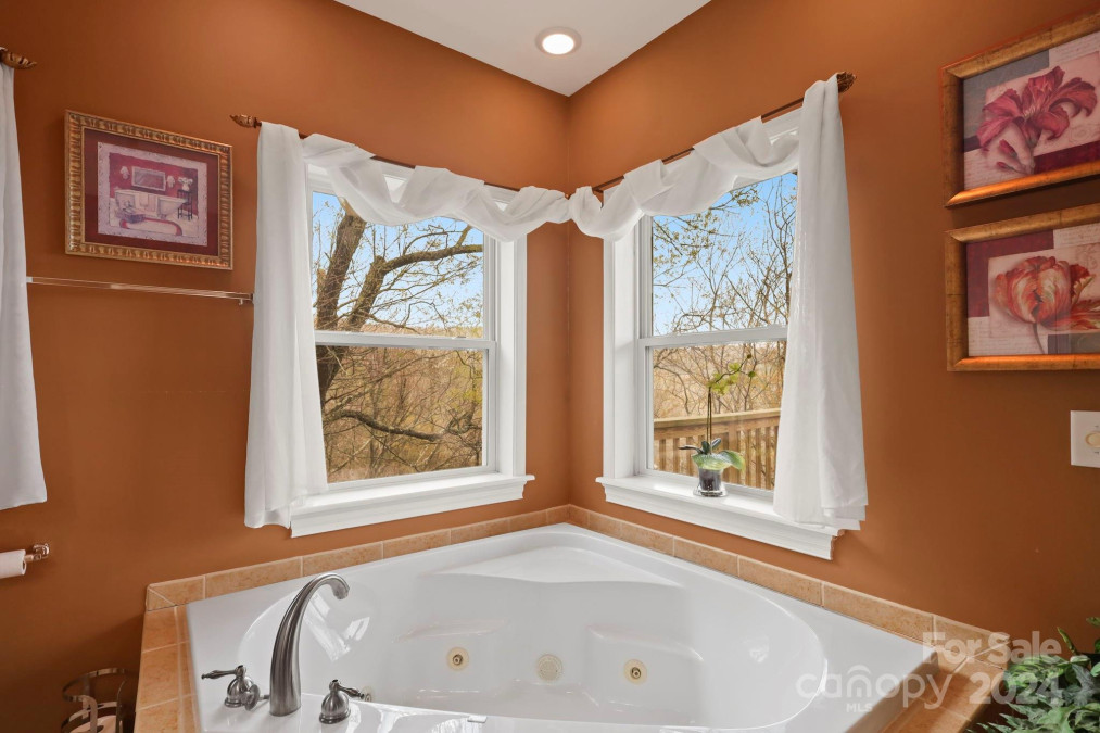 309 Pinnacle Ridge Rd Beech Mountain, NC 28604