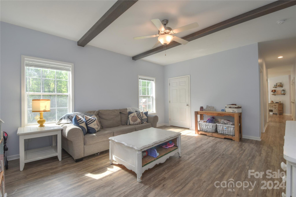 1592 Barefoot Ave Catawba, NC 28609