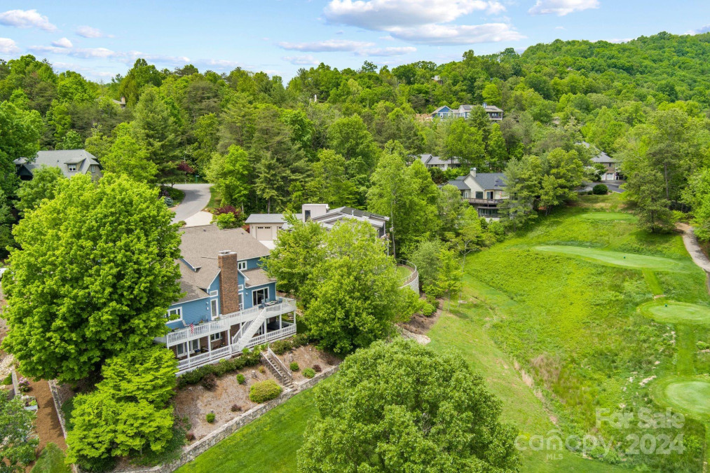 6 Valley Dr Weaverville, NC 28787