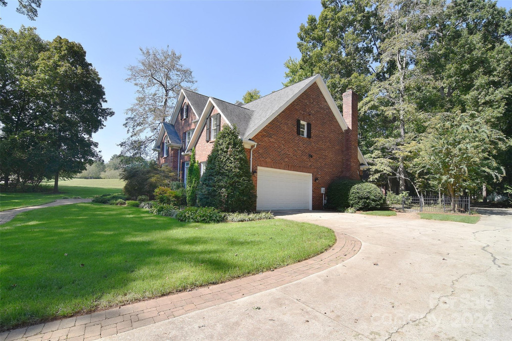 214 Forest Glen Dr Salisbury, NC 28147