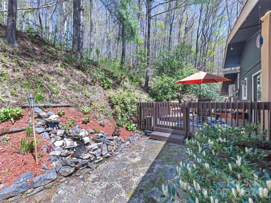 65 Hodges Dr Waynesville, NC 28786