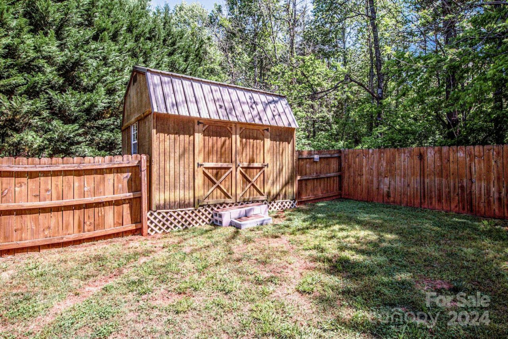 1604 Indian Head Ct Conover, NC 28613