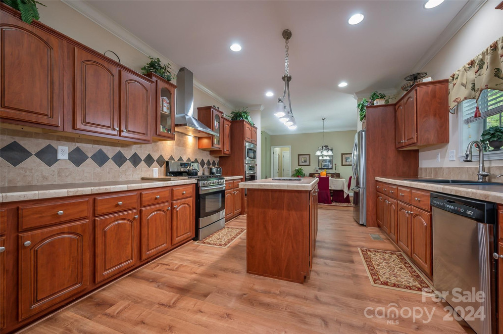 196 Rocky Mount Dr Lake Lure, NC 28746