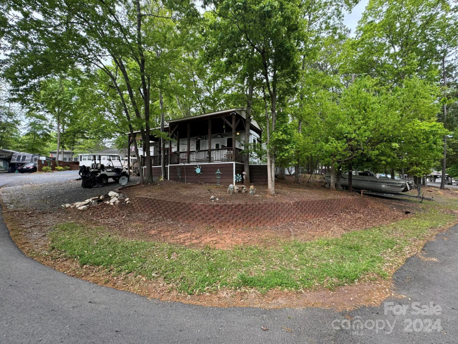 102 Catawba Ct Mount Gilead, NC 27306