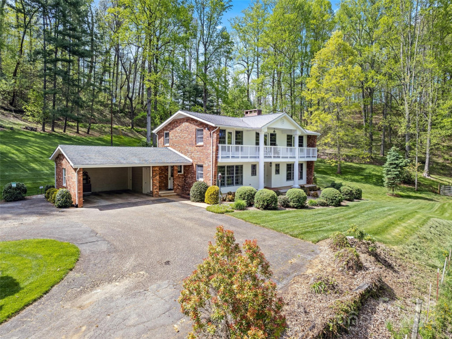 1963 Crymes Cove Rd Waynesville, NC 28786