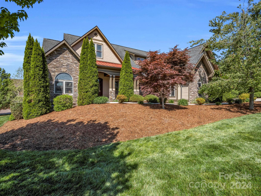 29 Majestic View Ct Hendersonville, NC 28791