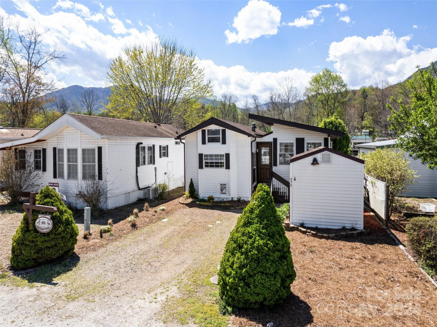 272 Mallard Loop Waynesville, NC 28785