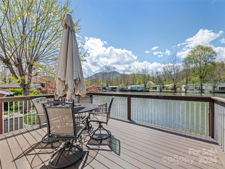 272 Mallard Loop Waynesville, NC 28785