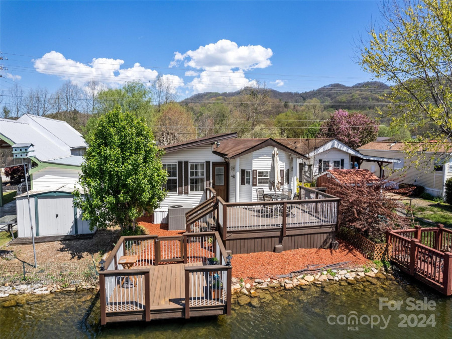 272 Mallard Loop Waynesville, NC 28785