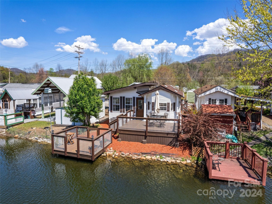 272 Mallard Loop Waynesville, NC 28785