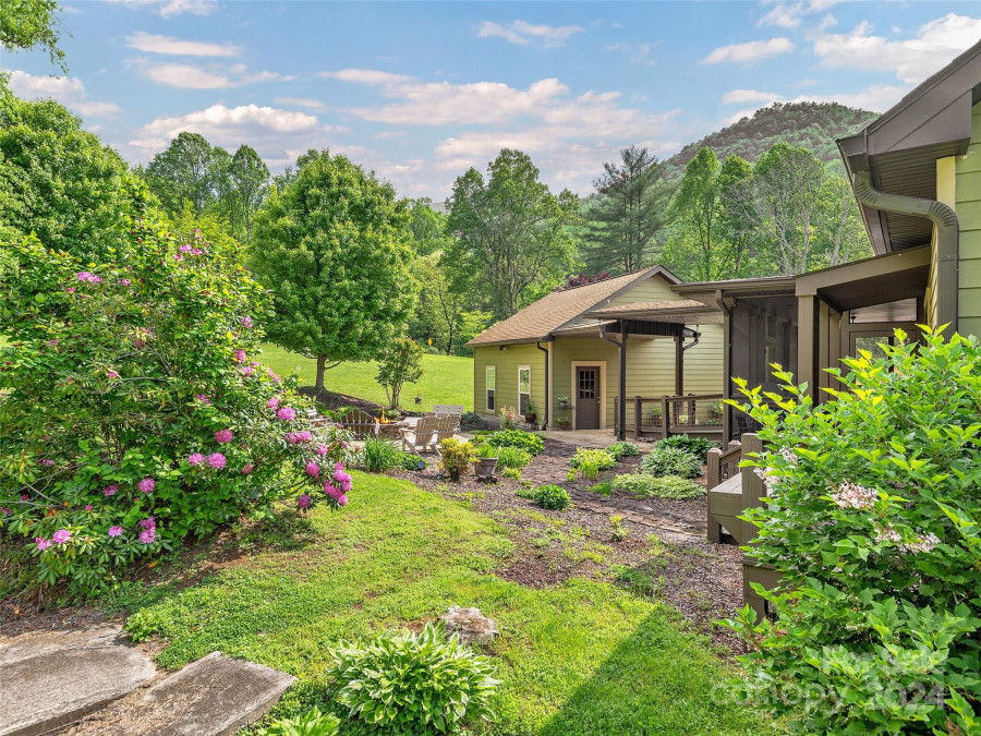 579 Buff Creek Rd Sylva, NC 28779