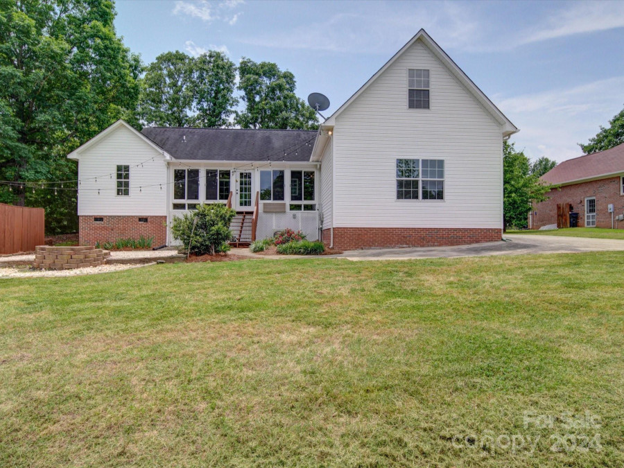 922 Clover Park Dr Clover, SC 29710