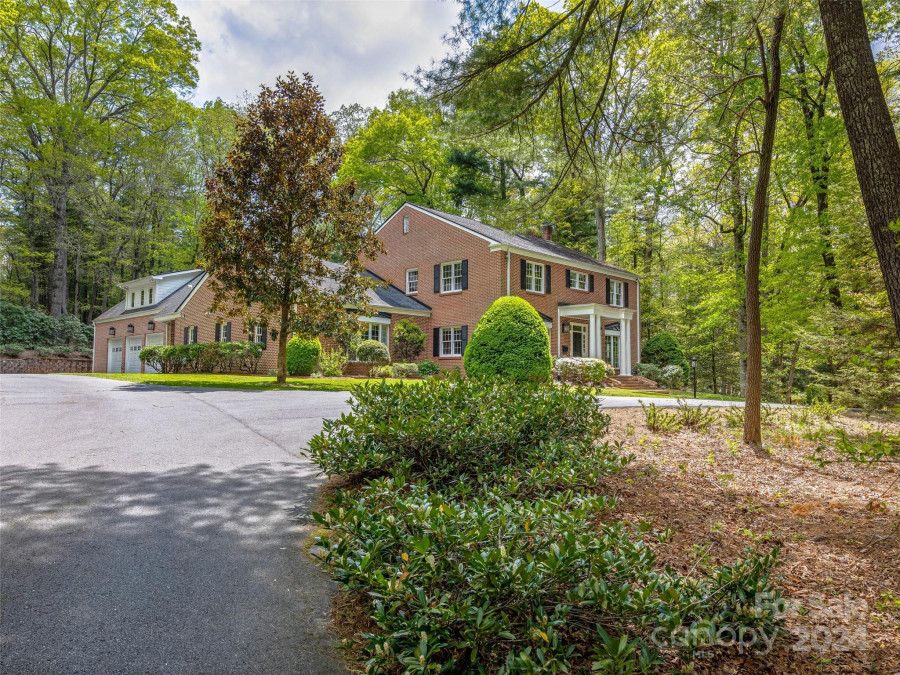 4 Holly Hill Rd Biltmore Forest, NC 28803