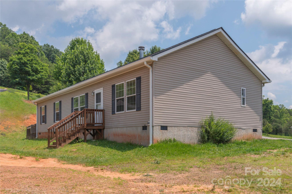 7 Clark Meadow Ln Candler, NC 28715