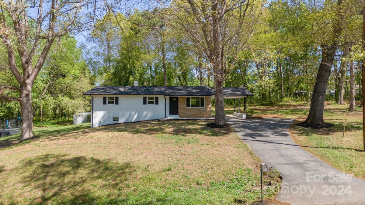 2907 39th Ave Hickory, NC 28601