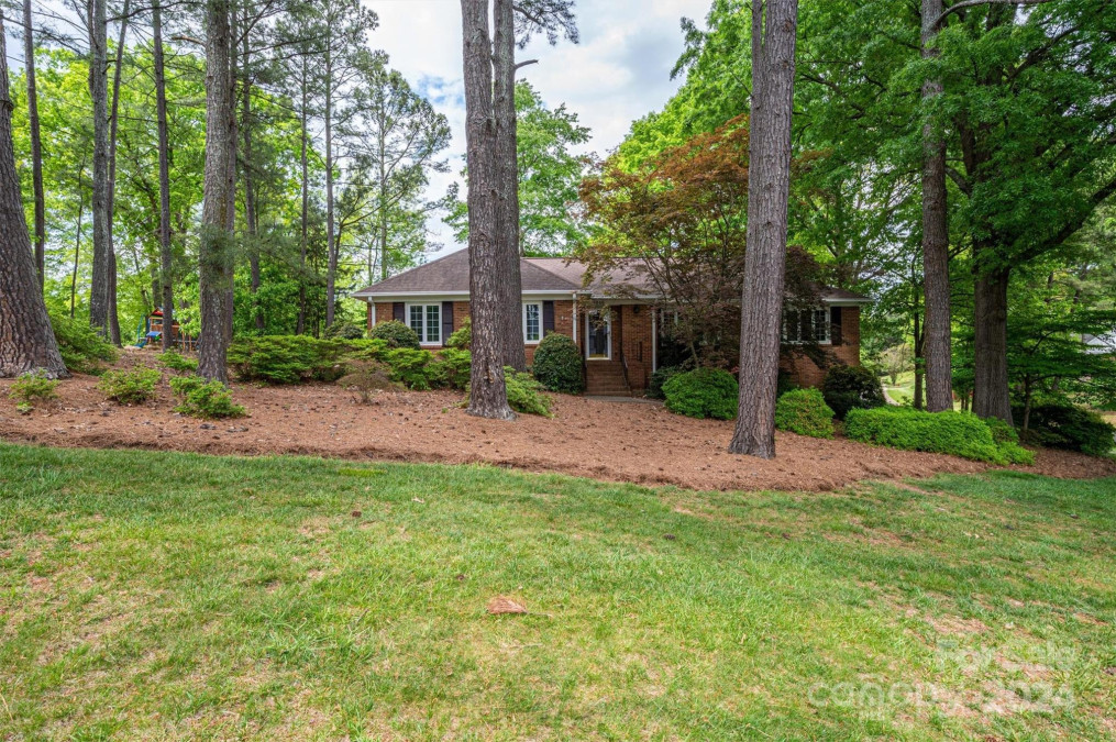 1040 Robin Ln Gastonia, NC 28054