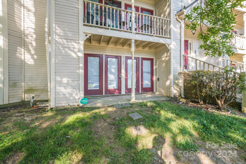 6104 Meadow Rose Ln Charlotte, NC 28215