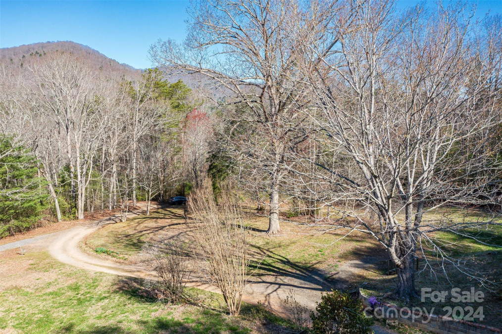 30 Guthrie Ln Asheville, NC 28805