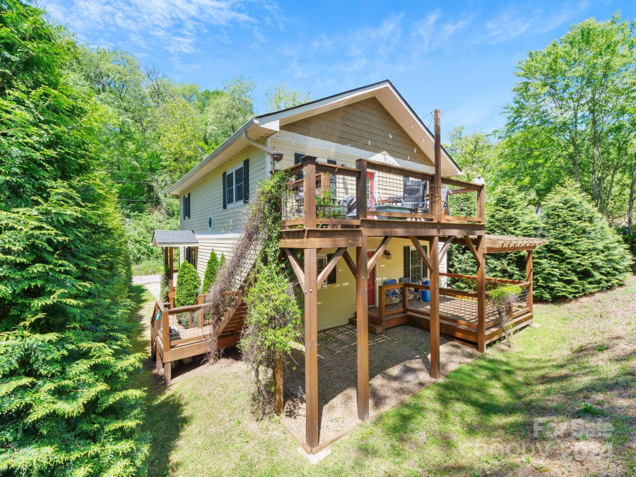 41 Walnut Ln Asheville, NC 28804